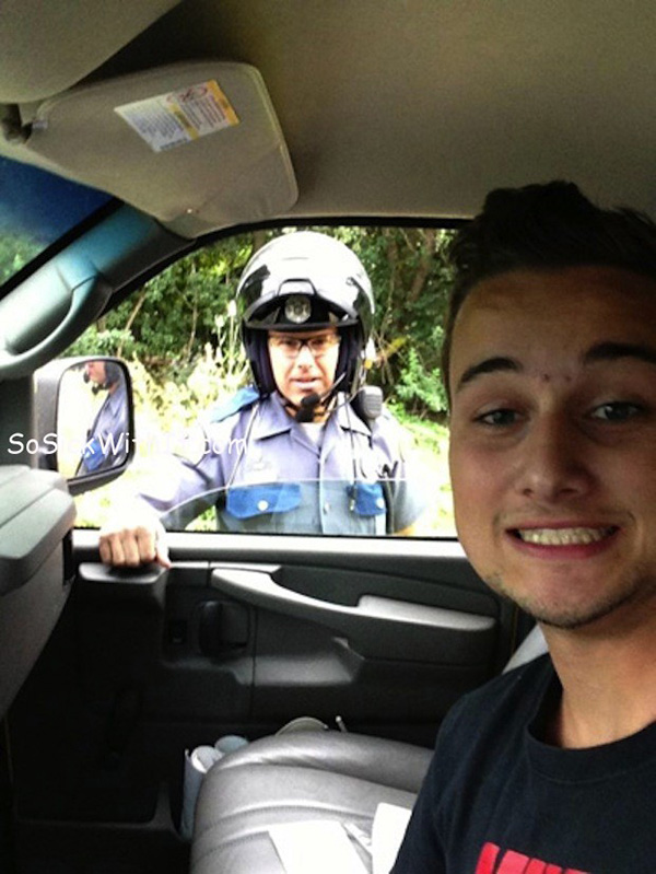 a99032_funny-selfie-ticket-police